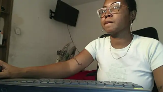 girl sexy27 online show from April 24, 6:00 pm