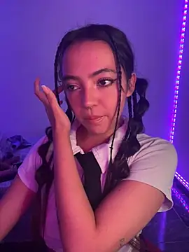 laraa rous online show from March 11, 11:51 pm