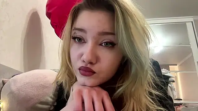 LisaCristmas online show from January 17, 2:02 pm