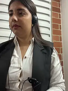 A-uroora online show from February 14, 7:32 am