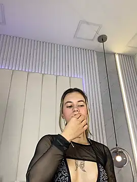 JuliaColemann online show from March 23, 12:22 pm