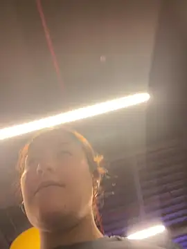 lizzy luminair online show from February 9, 9:17 pm