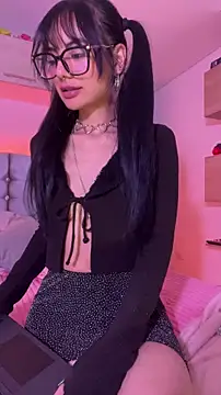  Lucycherry online show from February 6, 8:39 am