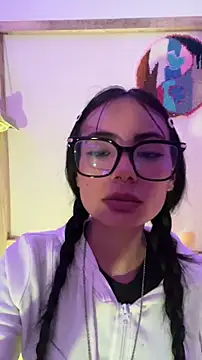  Lucycherry online show from June 5, 11:22 pm
