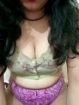 Hot Fiza0 online show from February 20, 7:04 pm