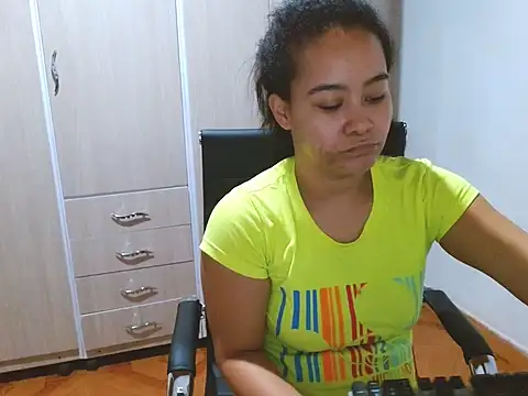 MaryVixxen online show from April 6, 4:01 am