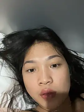 Lyn-be99 online show from April 16, 1:39 am