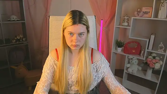 CelestineMauriac online show from April 15, 6:52 pm