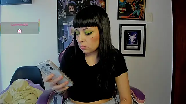 luckylaura online show from February 27, 5:35 pm