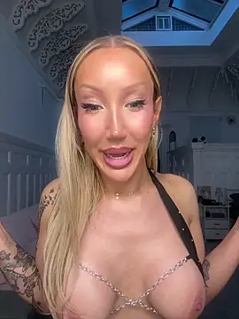 Allana29 online show from April 13, 7:25 pm