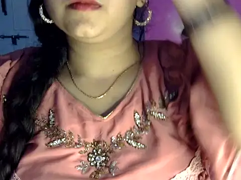 Cute Aliyaa online show from July 10, 2:06 pm