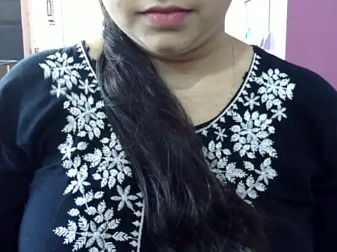 Cute Aliyaa online show from April 5, 9:19 am