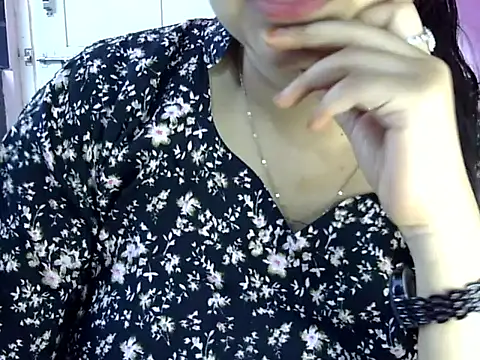 Cute Aliyaa online show from June 1, 12:18 pm