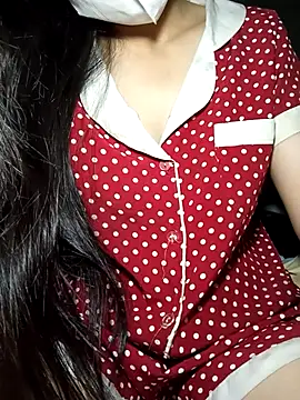 derylove  online show from April 12, 3:15 pm