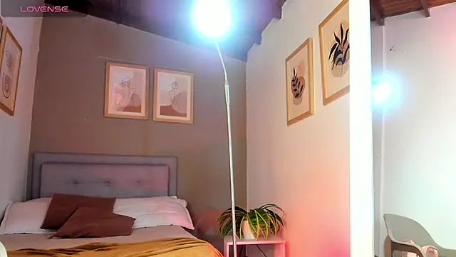 SalomeStorm  online show from April 14, 3:12 pm