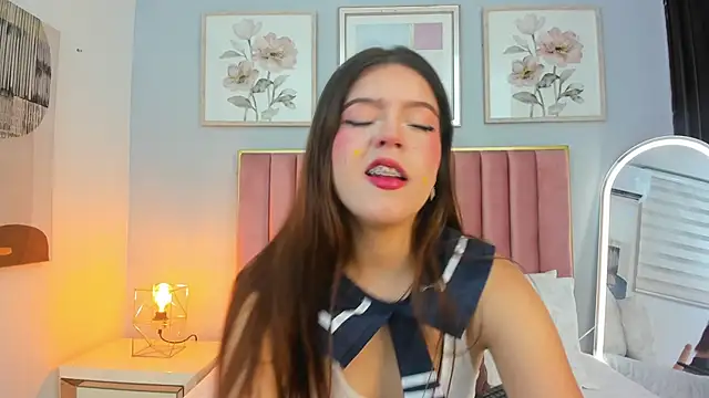 MarianaScott  online show from April 4, 12:04 pm