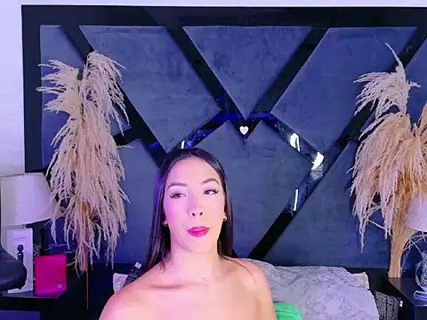 KylieWhitee online show from April 17, 2:41 pm