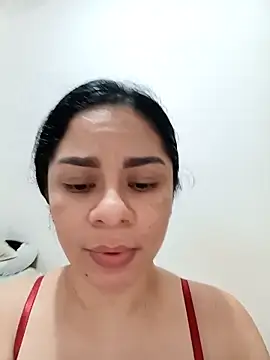 luna pinky online show from March 12, 6:10 pm