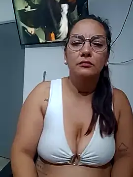 kuramaqueen online show from February 27, 5:29 am