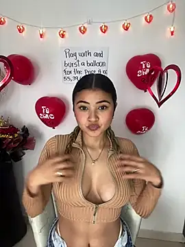 sweetlove- online show from February 18, 3:00 pm