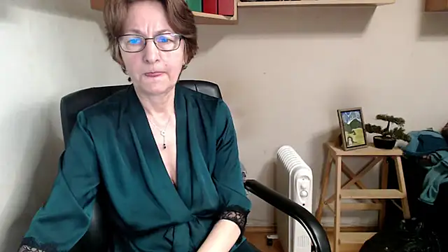 katemodel online show from February 21, 8:04 am