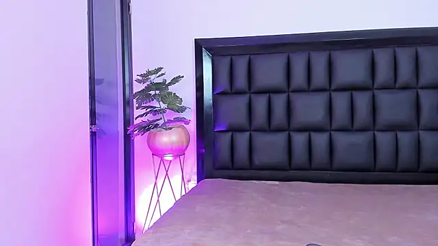 mia roosee1 online show from March 19, 6:07 am