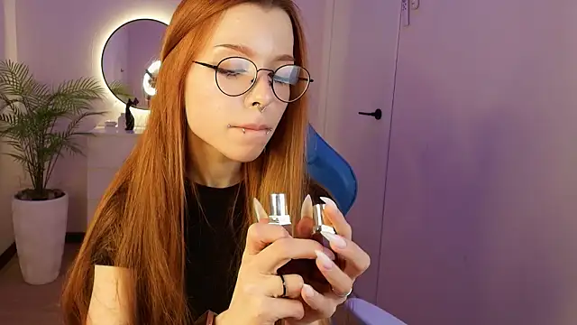 PinkAn8el online show from February 4, 6:49 am