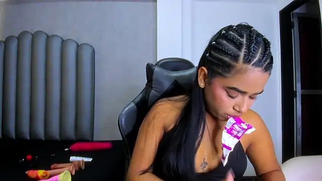 Shirleytaylor- online show from March 3, 11:38 am