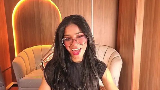 Alina b  online show from April 8, 8:11 pm