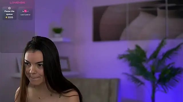 PeachyyFantasy online show from February 3, 6:40 am