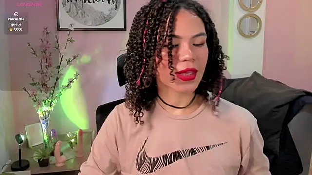 Monic Bellucci online show from February 17, 3:11 pm