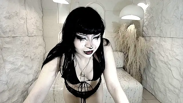 vampkitty r online show from February 8, 1:15 pm