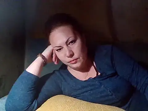 KrystalStyles online show from April 8, 7:49 pm