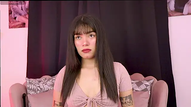 dakotacollins  online show from March 14, 2:01 am