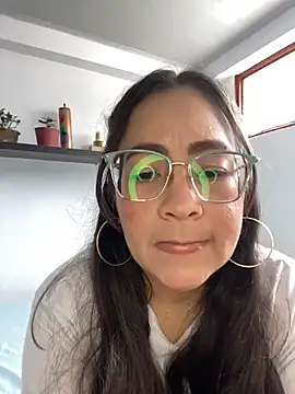 alisbloom online show from February 5, 6:00 pm