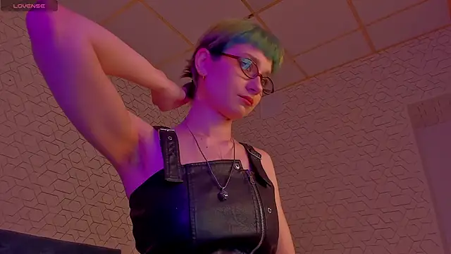 Scarle Whisper online show from April 13, 9:10 am