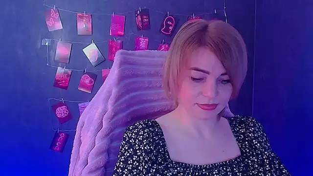 CuttieEmma online show from February 24, 7:40 am