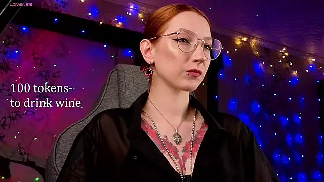 Vamp Mila online show from April 16, 4:28 pm