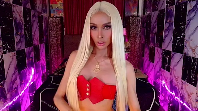 SeductiveSamanthaTS online show from April 6, 10:05 am