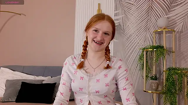 AmandaWatts online show from April 8, 5:31 am