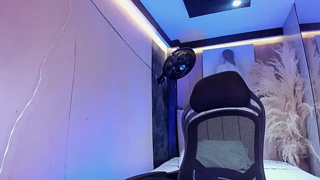 GemmaBrown online show from April 7, 12:51 pm