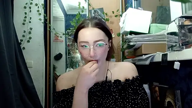 PhoebePalmer online show from March 13, 8:43 pm