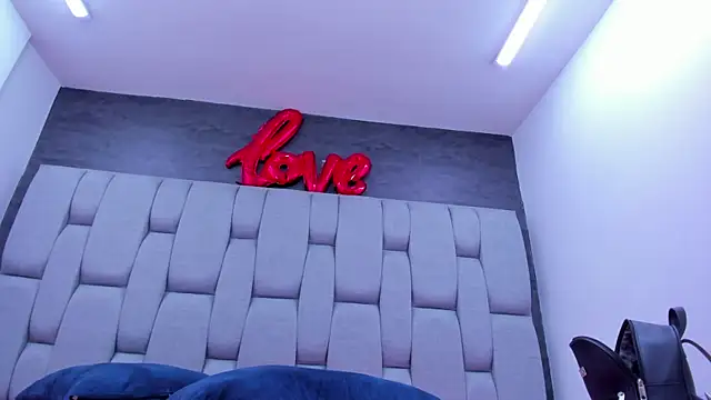 Amber-Horney online show from February 27, 2:39 pm