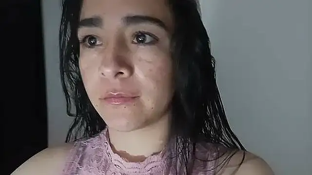 sensualstryp online show from April 5, 1:37 am