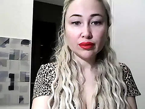 NanaGold2992 online show from February 23, 4:35 am