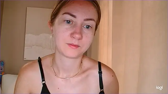 Snapshot of BluueSilk chatting on September 10, 5:29 am BluueSilk online show from September 10, 5:29 am