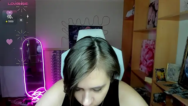 Scarlet Sirenn online show from February 1, 7:18 am