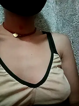 Sunali Bendre online show from April 13, 9:32 am