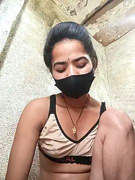 Sunali Bendre online show from February 26, 8:46 am