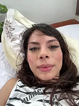 Isalove99 online show from April 10, 3:07 pm